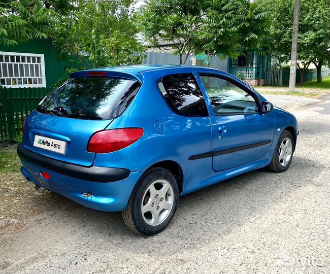 Peugeot 206 1.1 МТ, 2001, 185 642 км