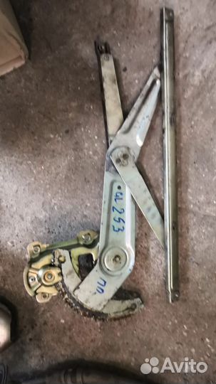 Стеклоподъемник механ передний правый Geely MK I