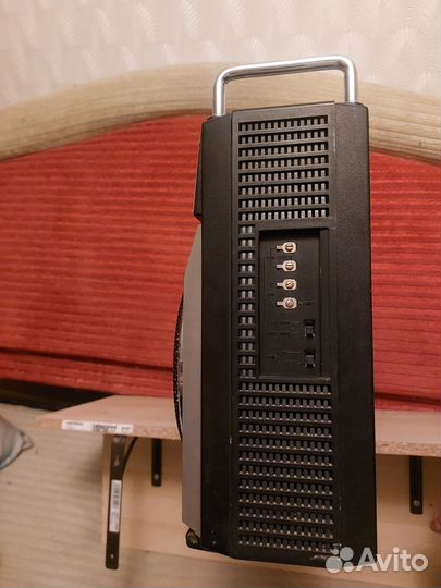 Кассетный стерео плеер с радио