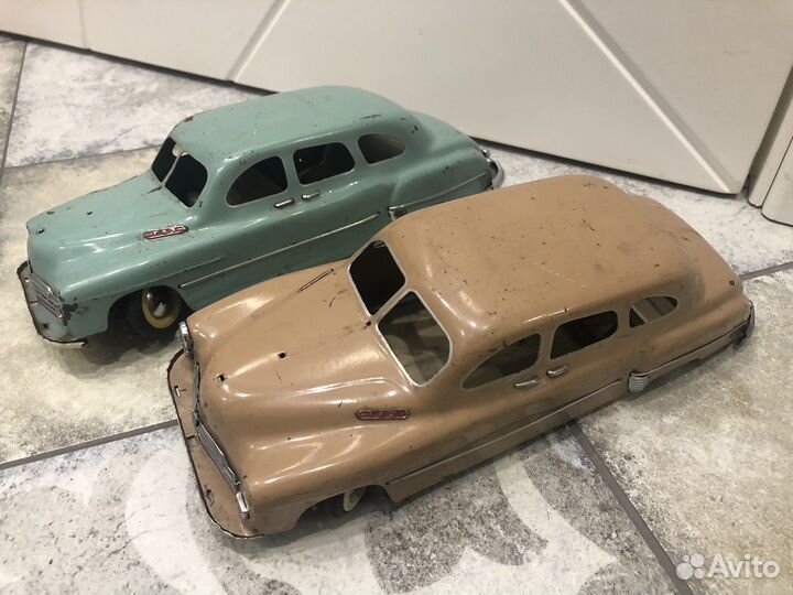 Модель автомобиля зим газ 12 СССР игрушка ретро