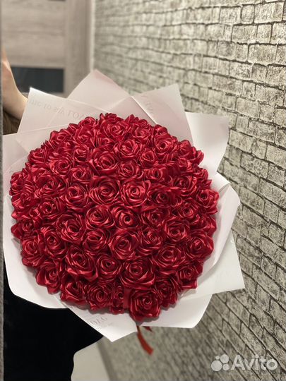 Букет из атласных роз