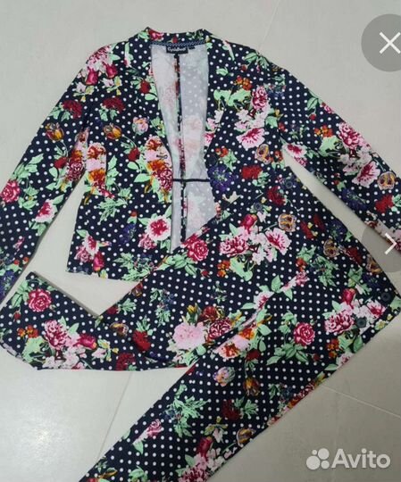 Комплект летний для девочки(пиджак и брючки) 11-12