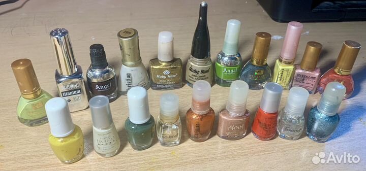 20 лаков для ногтей