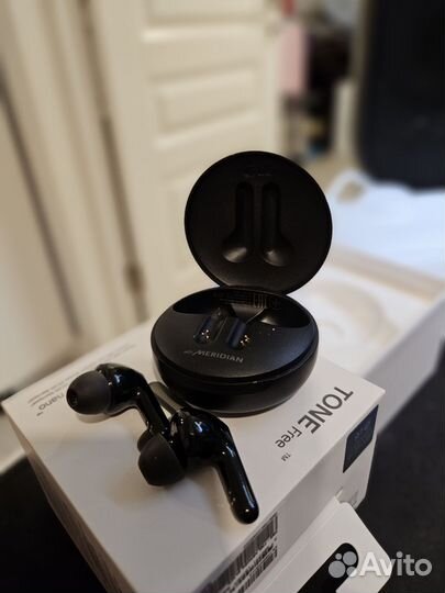 Беспроводные наушники LG tone free