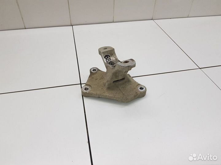 Кронштейн рулевой рейки левый (Haval F7)