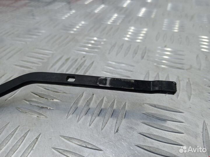 Щеткодержатель (поводок стеклоочистителя, дворник)