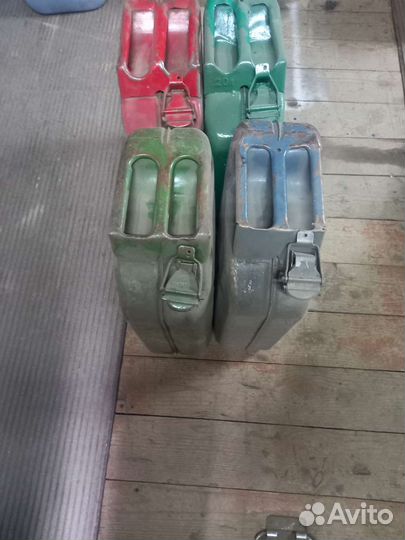 Канистры металлические 20 литров