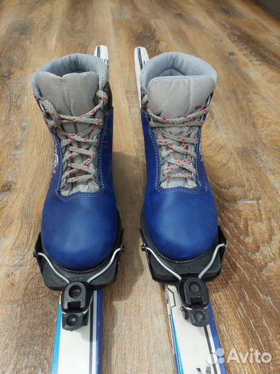 Лыжи детские 150 с ботинками 35 и палками