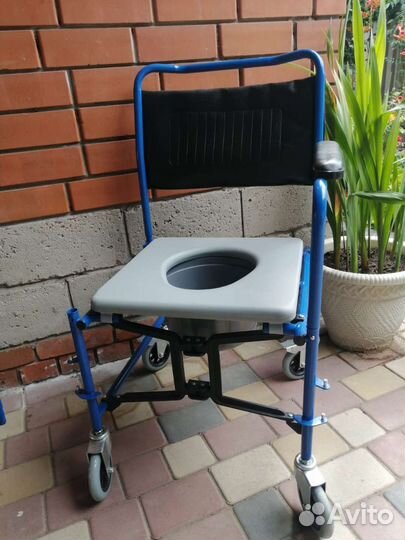 Кресло каталка с туалетом