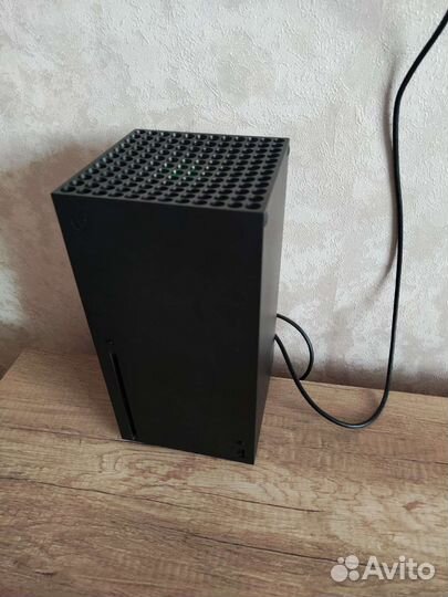 Xbox x +2 джойстика