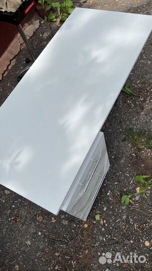 Стол офисный с ящиками