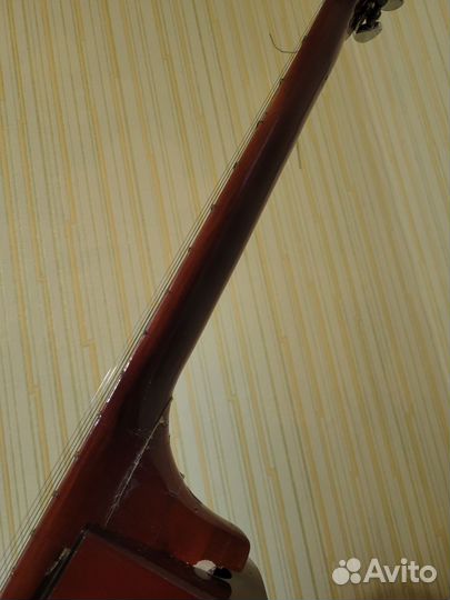 Акустическая гитара