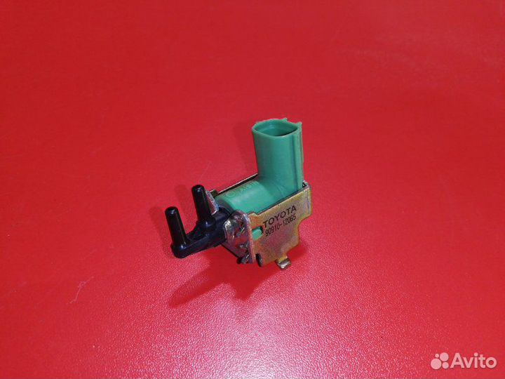 Вакуумный клапан Toyota Hilux Surf RZN185 3RZ-FE