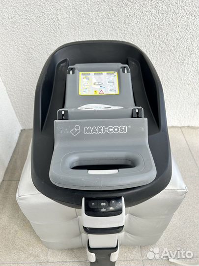 База maxi cosi isofix