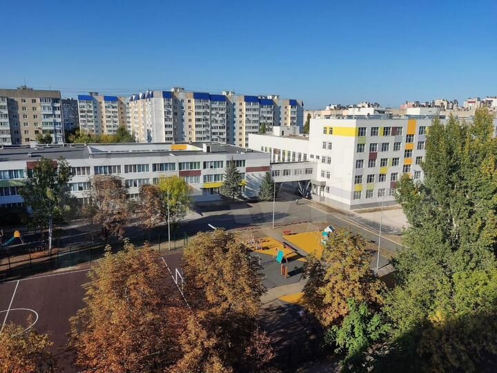 3-к. квартира, 77 м², 8/10 эт.