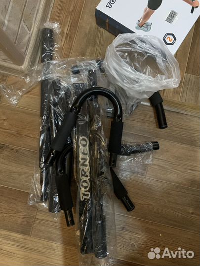 Турник в дверной проём torneo