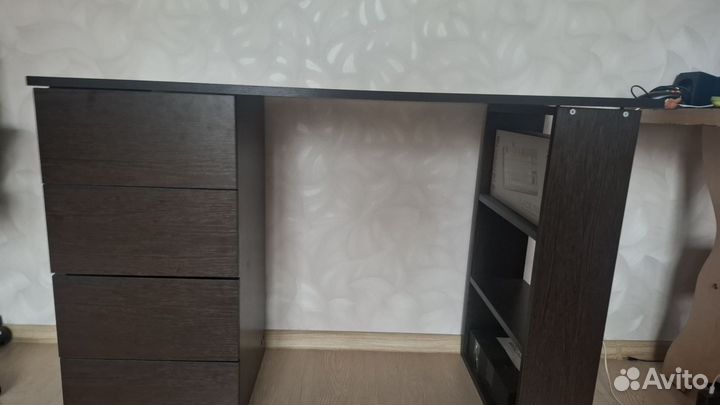 Стол письменный