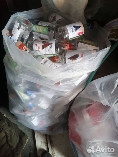 Бутылки 0,5 и 0,25 с крышкой