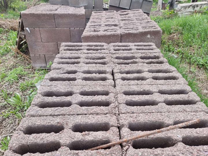 Дом 23,8 м² на участке 6 сот.