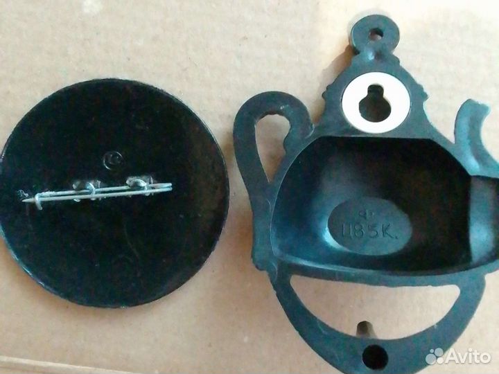 Брошь.вешалка