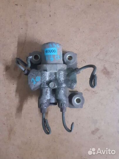 Регулятор давления тормозов Nissan Cefiro A32