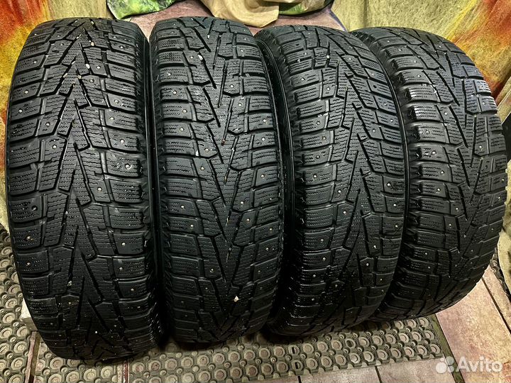 Roadstone Winguard WinSpike 215/65 R16
