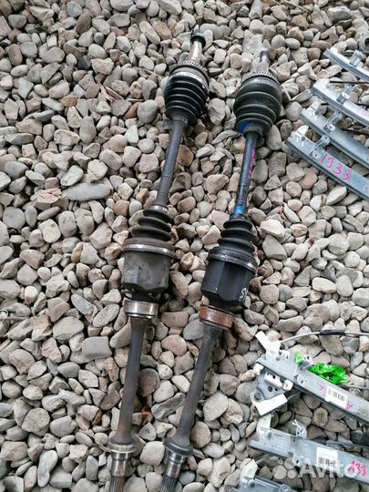 Привод шрус правый Toyota Camry SXV10