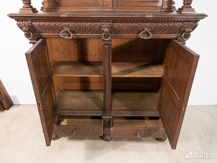 Антикварный шкаф с гранёными филёнками 1850-х гг