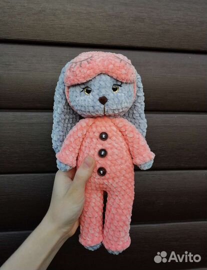 Зайка в пижаме