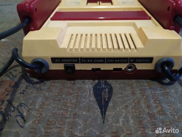 Famicom AV Mod и картридж с вашими играми
