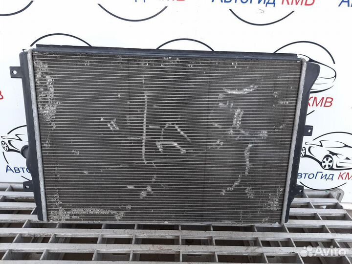 Радиатор охлаждения Volkswagen Touran