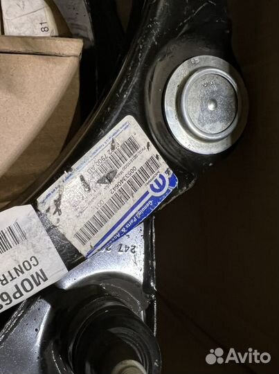 Рычаг Mopar верхний правый RAM 1500 №68227900AB