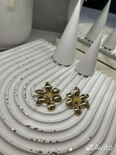 Серьги цветы стиль celine