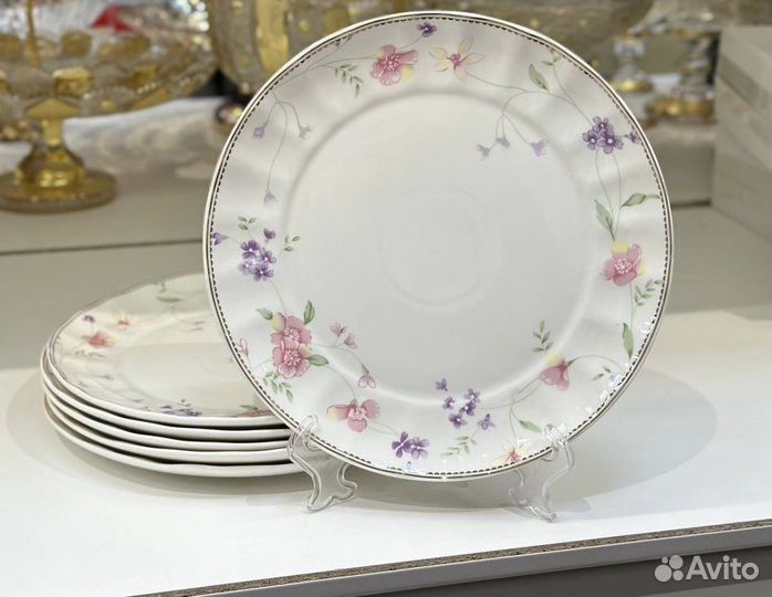 Столовый и чайный сервиз 39 пред