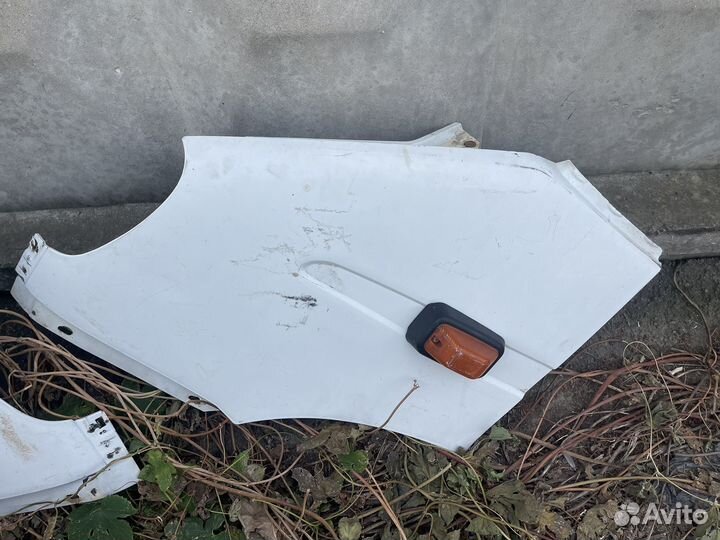 Продам передние крылья на газель бизнес