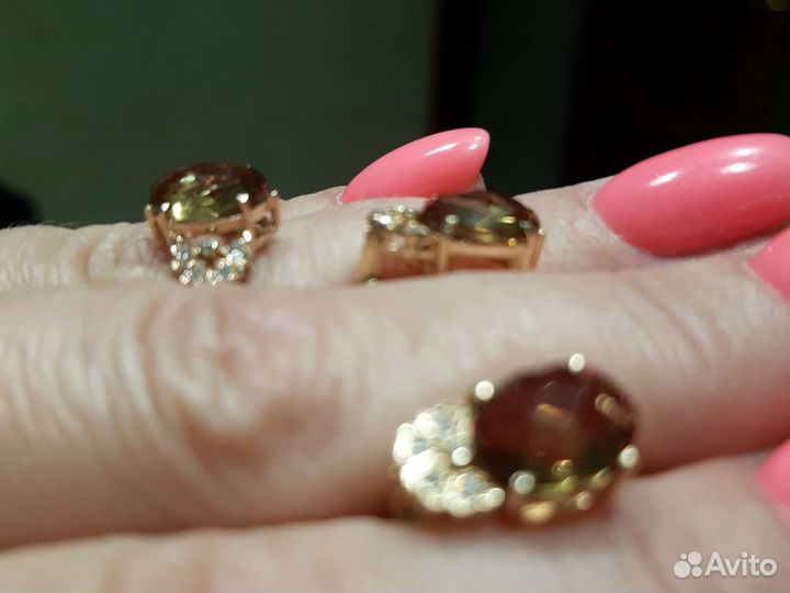 Гарнитур с султанитом(серьги и кольцо)