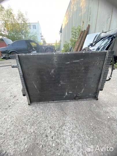 Радиатор охлаждения bmw