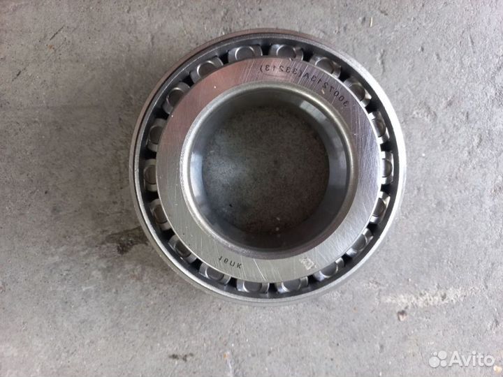 Роликовый подшипник ступицы наружный 33213