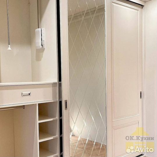 Шкаф двухстворчатый