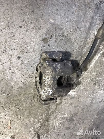 Тормозной суппорт передний BMW X5 E53
