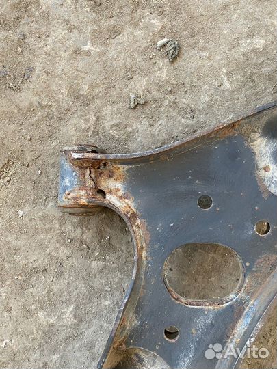 Рычаг передний левый Kia Rio III