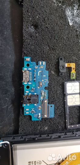 Запчасти для телефона Samsung A505