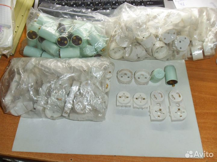 Патрон Е-14,Е-27 Изолятор Стартер к люминисц лампе