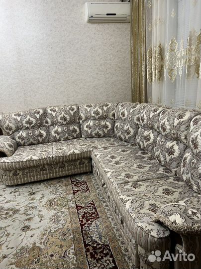 Угловой диван и кресло