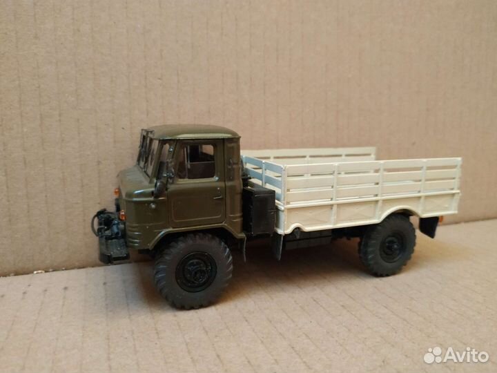 Модель грузовика СССР газ 66 1:43