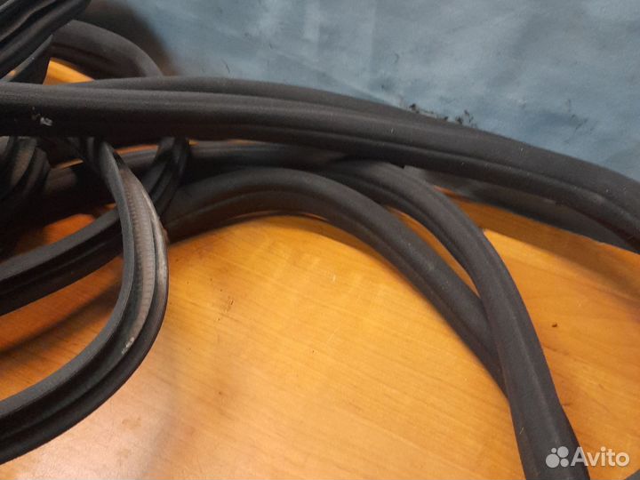 Уплотнитель двери на Mercedes W 210