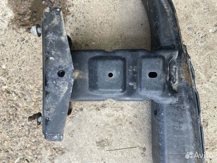 Услитель бампера задний Mercedes- Benz ML 166