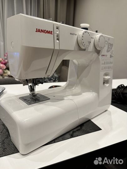 Швейная машина Janome