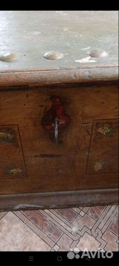 Сундук деревянный старинный