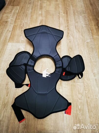 Нагрудник хоккейный Oroks